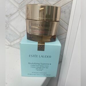 Never opened Estée Lauder Revitalizing Supreme + Global Anti-Aging Creme SPF 15